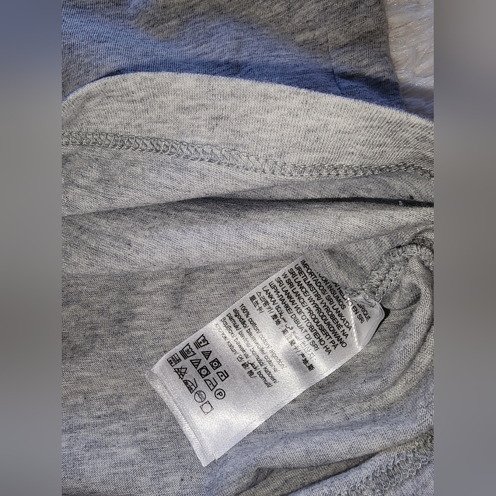 Calvin Klein Gray T-Shirt Size L/G - Picture 5 of 8